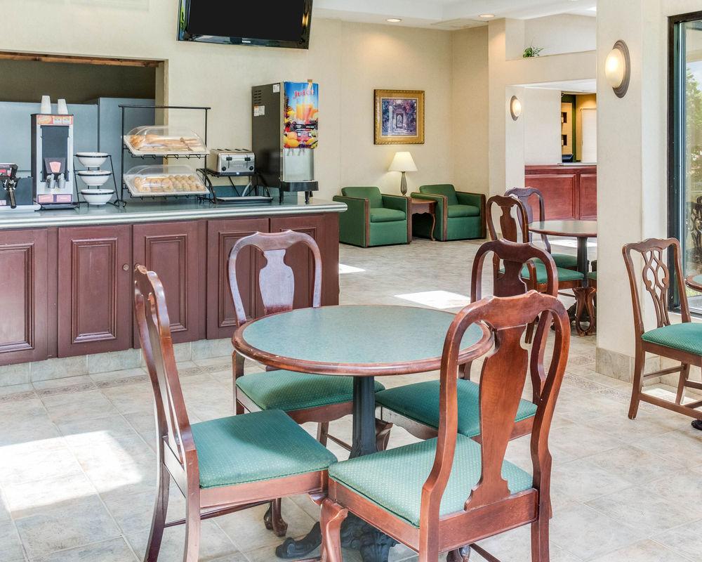 Quality Inn & Suites Olde Town Портсмут Экстерьер фото