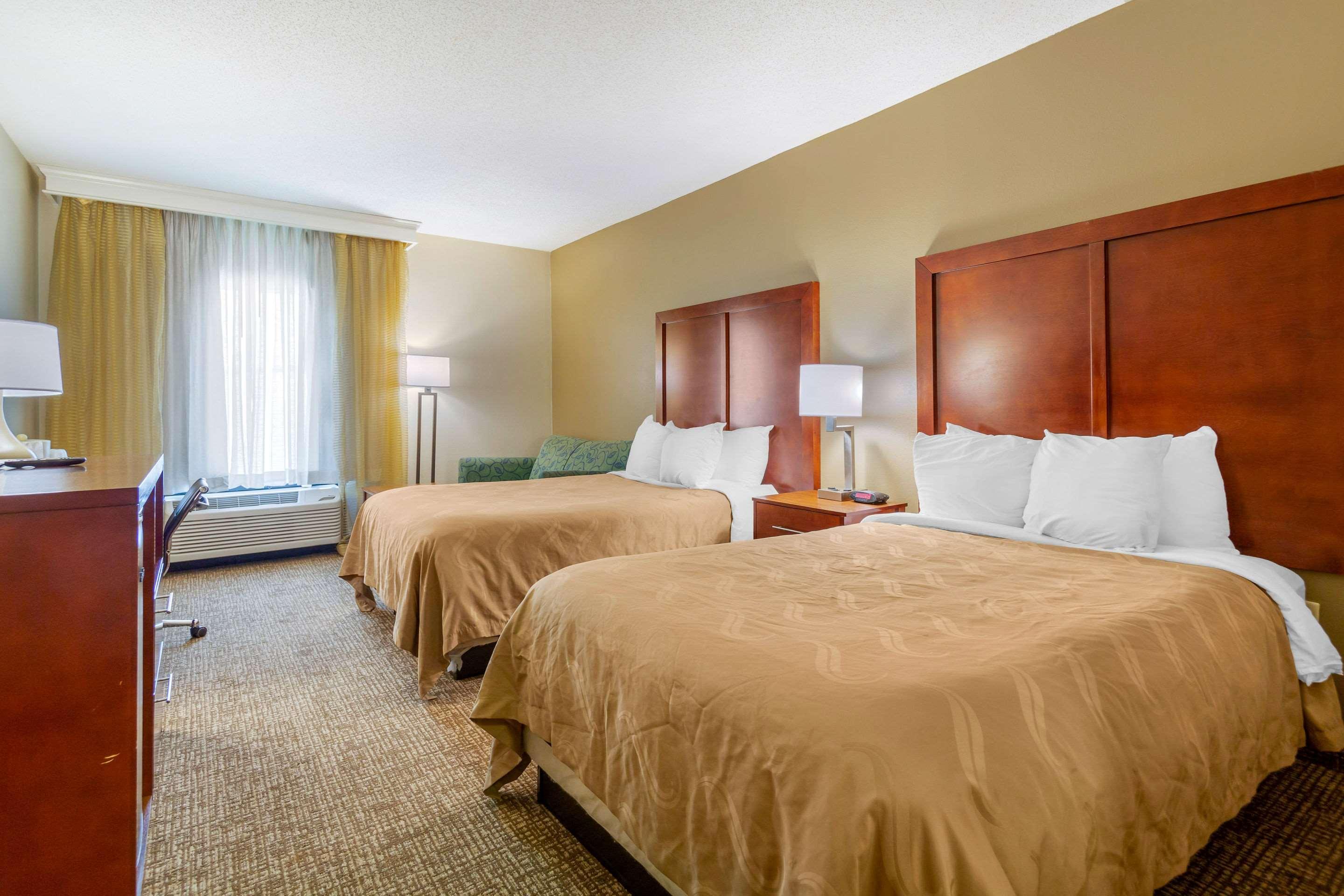 Quality Inn & Suites Olde Town Портсмут Экстерьер фото