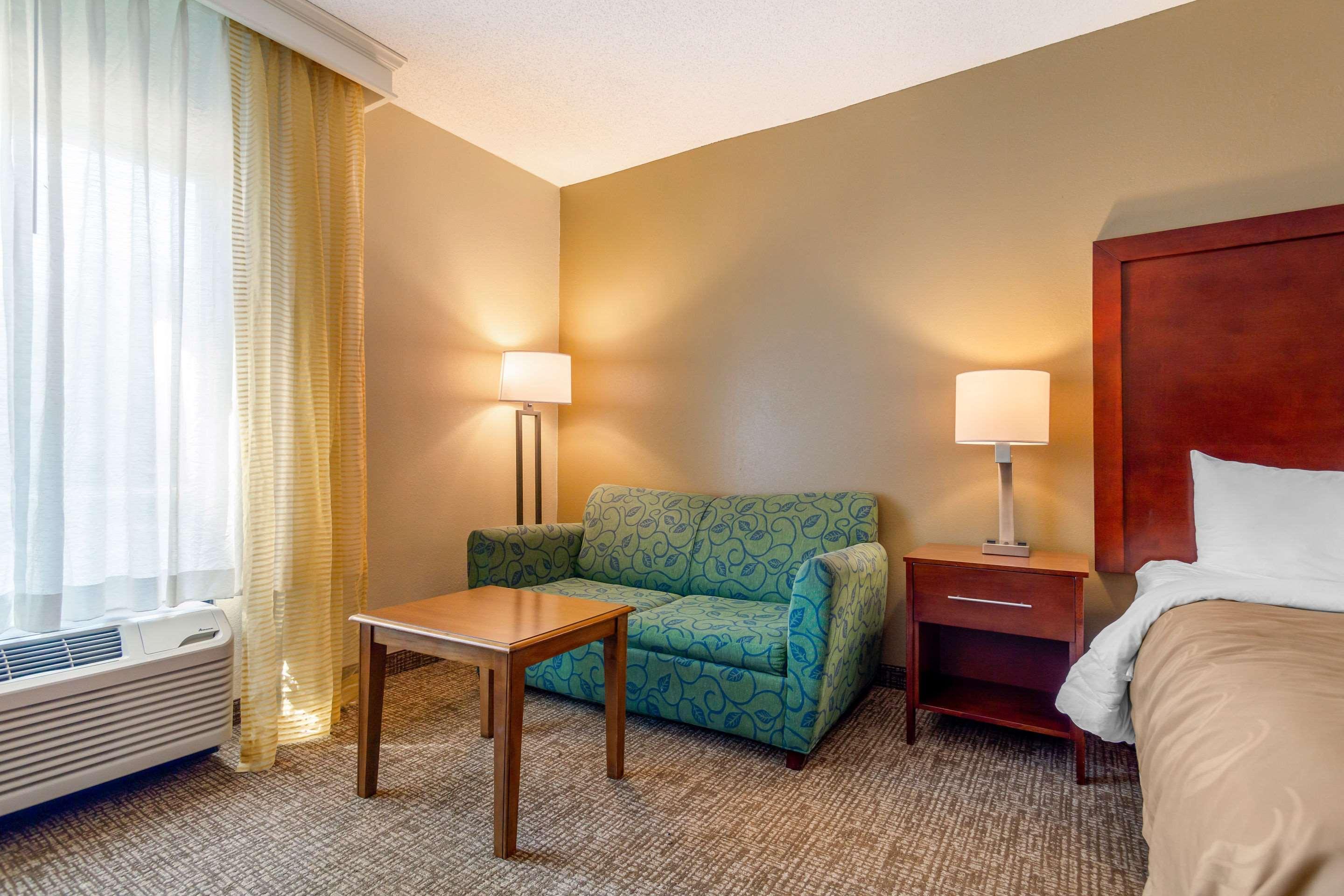 Quality Inn & Suites Olde Town Портсмут Экстерьер фото