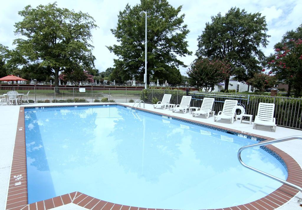 Quality Inn & Suites Olde Town Портсмут Экстерьер фото