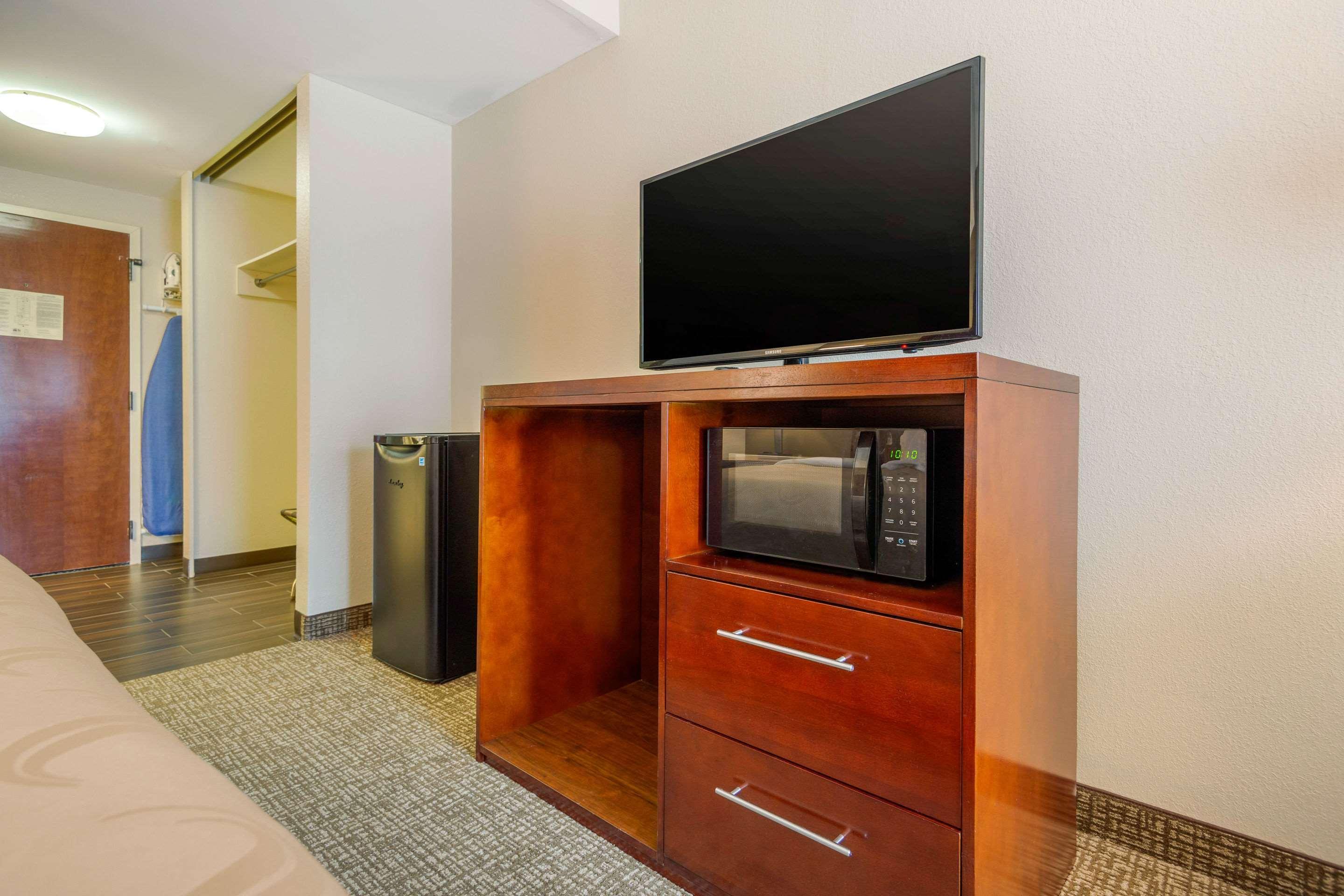 Quality Inn & Suites Olde Town Портсмут Экстерьер фото
